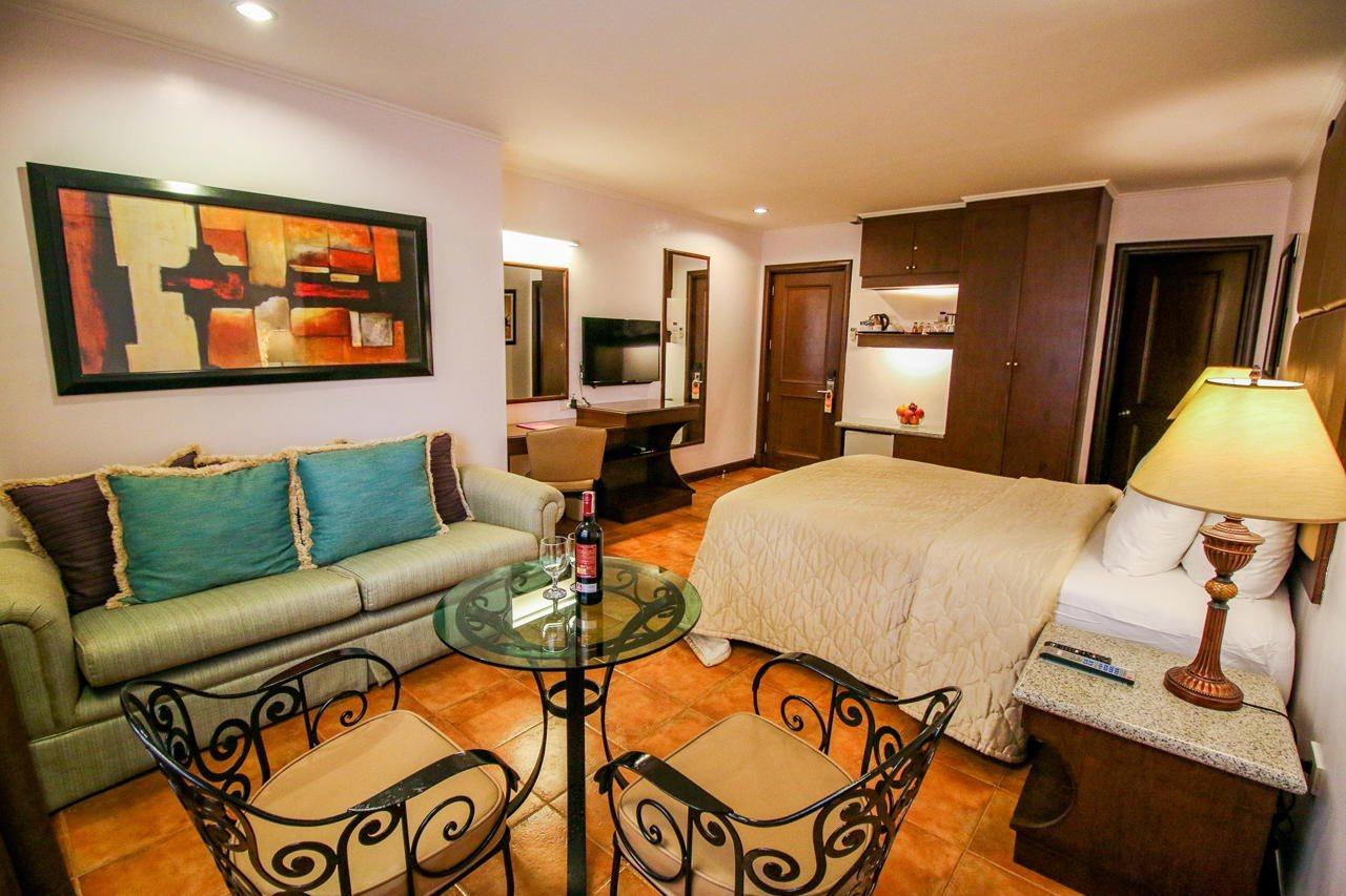 Royal Bellagio Hotel Makati City Exteriör bild