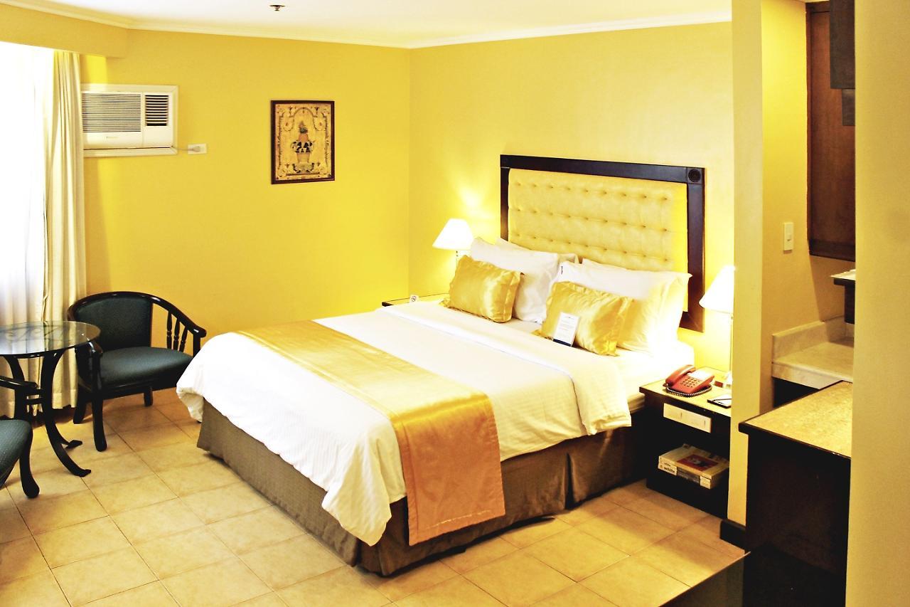 Royal Bellagio Hotel Makati City Exteriör bild