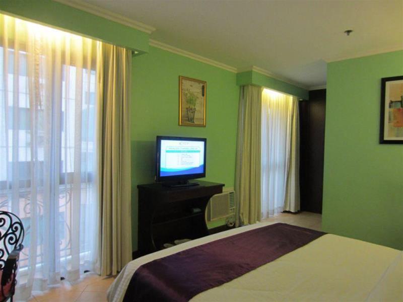 Royal Bellagio Hotel Makati City Exteriör bild